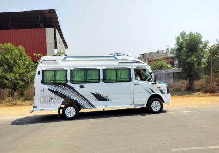 12 Seater Travellers Rental