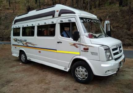 12 Seater Travellers Rental