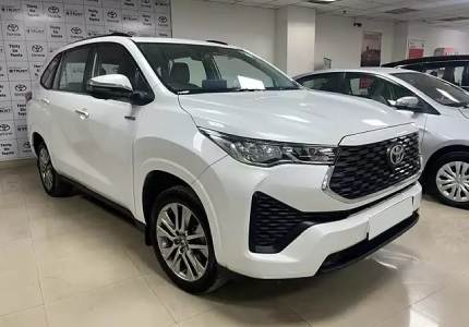 Innova Hycross