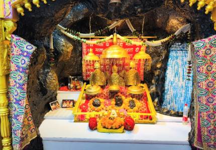 Vaishno Devi to Srinagar – Pilgrimage & Scenic Tour