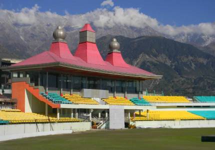 Book Taxi in Dharamshala Easily